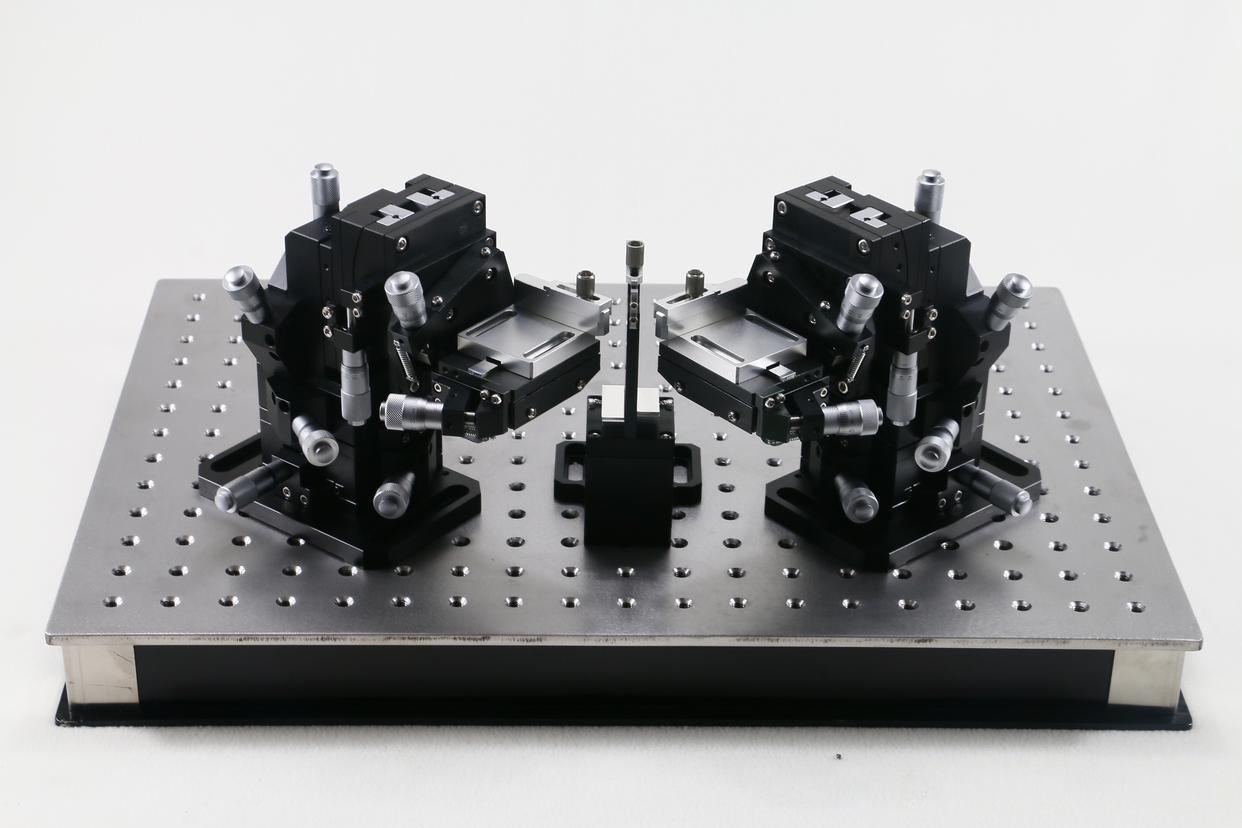 motorized‑linear‑translation‑stage-for-fiber-coupling-alignment
